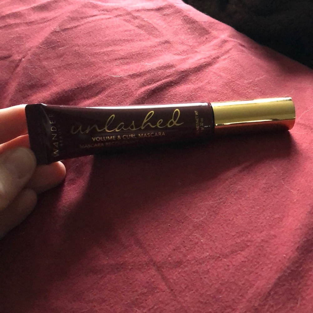 BRAND NEW Wander unlashed mascara